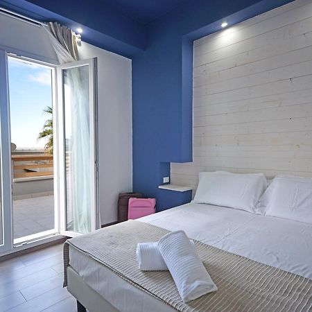 מרינה די צ'צ'ינה Hotel Della Contrada מראה חיצוני תמונה
