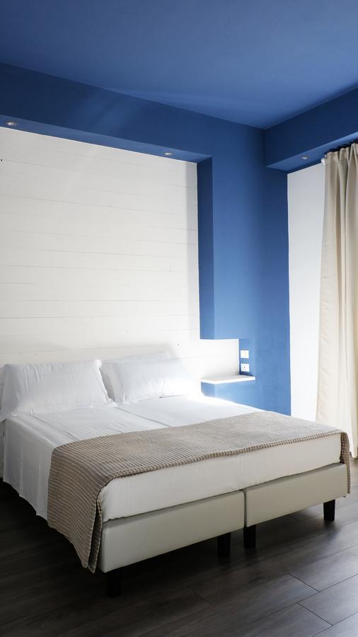 מרינה די צ'צ'ינה Hotel Della Contrada מראה חיצוני תמונה